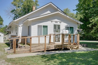 1040 E Stone St, Independence, MO 64050