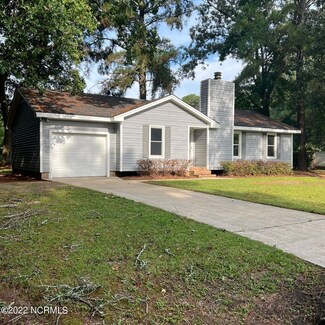 5654 Gail Dr, Ayden, NC 28513
