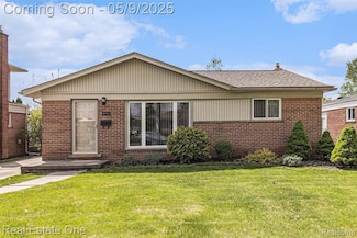 15276 Cynthia St, Southgate, MI 48195