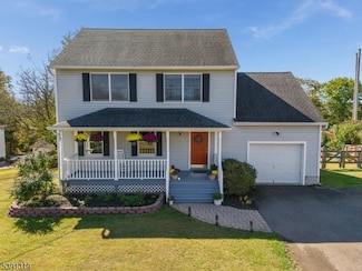 16 Chestnut Ave, Frenchtown, NJ 08825