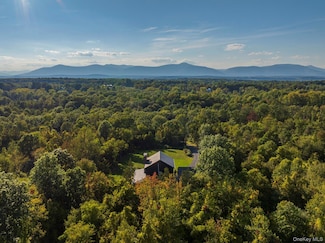 249 Old Saw Mill Rd, Germantown, NY 12526