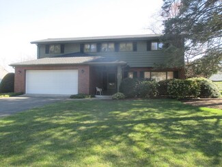 32 Woodbine Ln, Holyoke, MA 01040