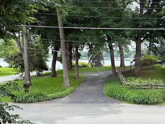 2022 Lake Rd, Wayzata, MN 55391