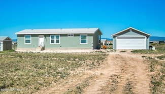 26900 N Champagne Ln, Paulden, AZ 86334