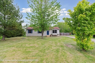 114 Walker Dr, Morrice, MI 48857