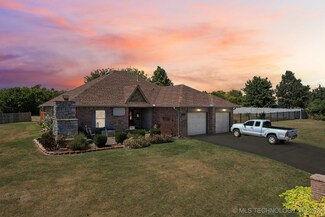 619 S Timberridge Dr, Cushing, OK 74023