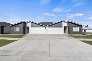 1623 Selkirk Dr, Greenacres, WA 99016