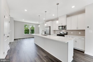 9325 Barnes Loop, Manassas, VA 20110