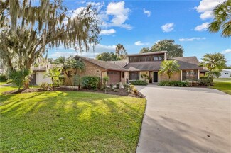 103 Acacia Point, Yalaha, FL 34797