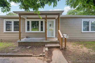 1013 N Main St, Sand Springs, OK 74063