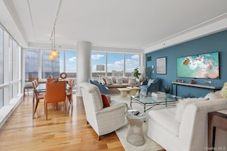 5 Renaissance Square Unit 27G, White Plains, NY 10601