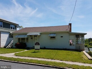 139 Chestnut St Unit 141, Saint Clair, PA 17970