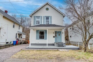 28 Reynshanhurst St, Carbondale, PA 18407