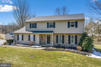 107 Evergreen Dr, Downingtown, PA 19335