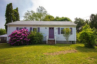 18 Paul St, Fairhaven, MA 02719