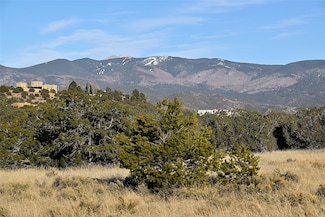 26 Via Diamante, Santa Fe, NM 87506