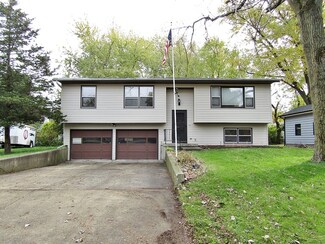 1732 S 5th Place, Saint Charles, IL 60174