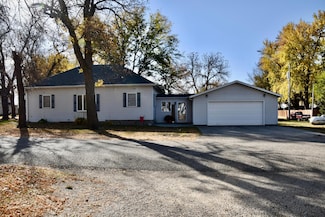 681 Poplar St, Ocheyedan, IA 51354