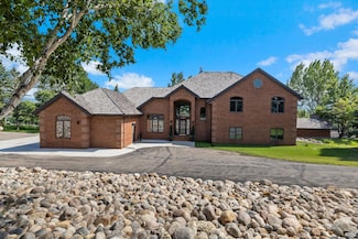 1900 23rd Ave SE, Minot, ND 58701