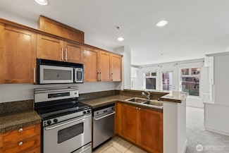 123 Queen Anne Ave N Unit 305, Seattle, WA 98109