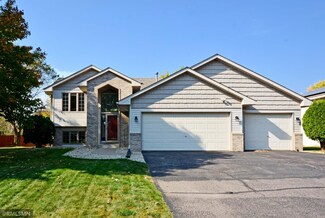 5409 Kings Cir N, Brooklyn Park, MN 55443