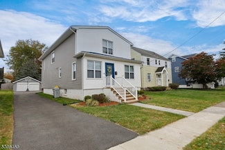 84 Center Ave, Little Falls, NJ 07424