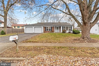 4 David Dr, Ewing, NJ 08638