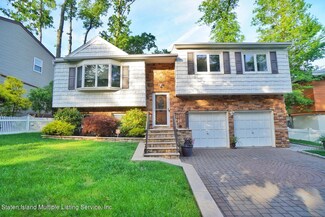 155 Satterlee St, Staten Island, NY 10307