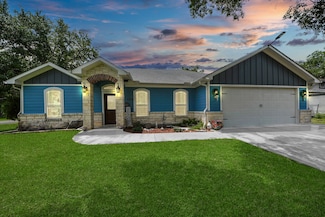 1020 E Hillje St, El Campo, TX 77437