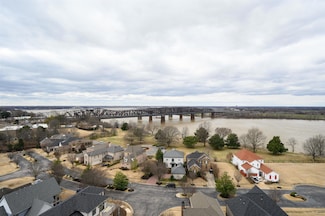 717 S Riverside Dr Unit 1205, Memphis, TN 38103