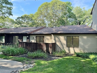 115 Birchwood Rd, Coram, NY 11727