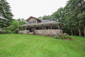 1366 Beech St, Manchester, NH 03104