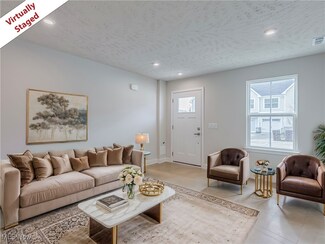 1263 Divot Cir, Cuyahoga Falls, OH 44313