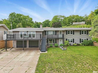 21704 283rd Ave, Le Claire, IA 52753