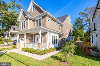 4831 Little Falls Rd, Arlington, VA 22207
