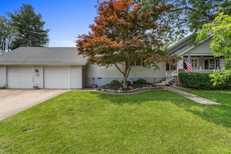 504 S West Union St, Monticello, IL 61856