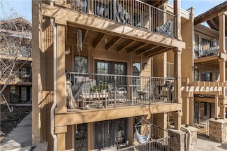 4727 Jarboe St Unit 103, Kansas City, MO 64112