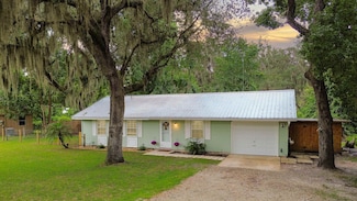 112 River Road Dr, Palatka, FL 32177