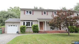 17 Millar Ct Unit A, Paramus, NJ 07652