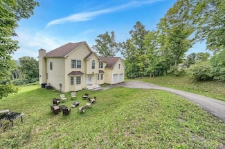 73 Mountain Rd, Bloomingburg, NY 12721