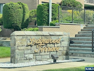 462 Liberty St Unit 203, Little Ferry, NJ 07643