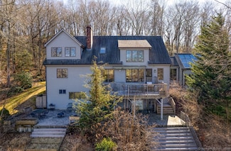 121 Blood St, Old Lyme, CT 06371