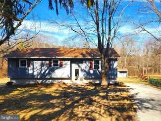 119 Calvin Unger Ln, Berkeley Springs, WV 25411