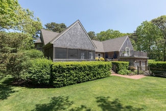 28 Marthas Rd, Edgartown, MA 02539
