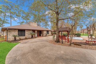 10702 Indian Trails Dr, Tomball, TX 77375