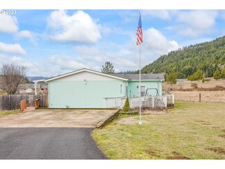 48584 Mcfarland Rd, Oakridge, OR 97463
