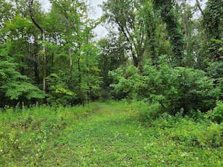 728 Prairie Creek Dr, Midland, MI 48640