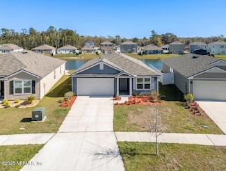 2424 Falling Star Ln, Green Cove Springs, FL 32043