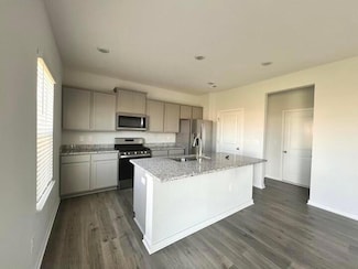418 Park Vista Dr, Delaware, OH 43015