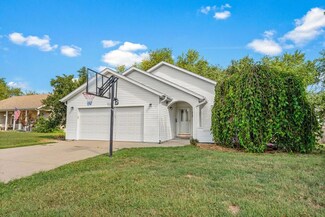713 E Apple Ridge, Nixa, MO 65714